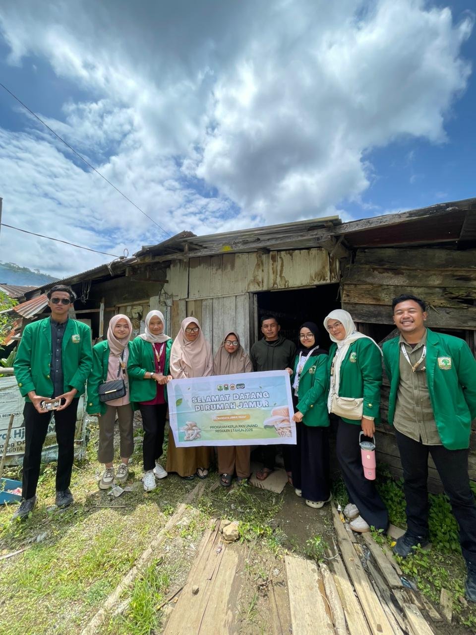 Teknologi IoT Bantu Petani Jamur, Mahasiswa KKN UNAND Rancang Sistem Monitoring